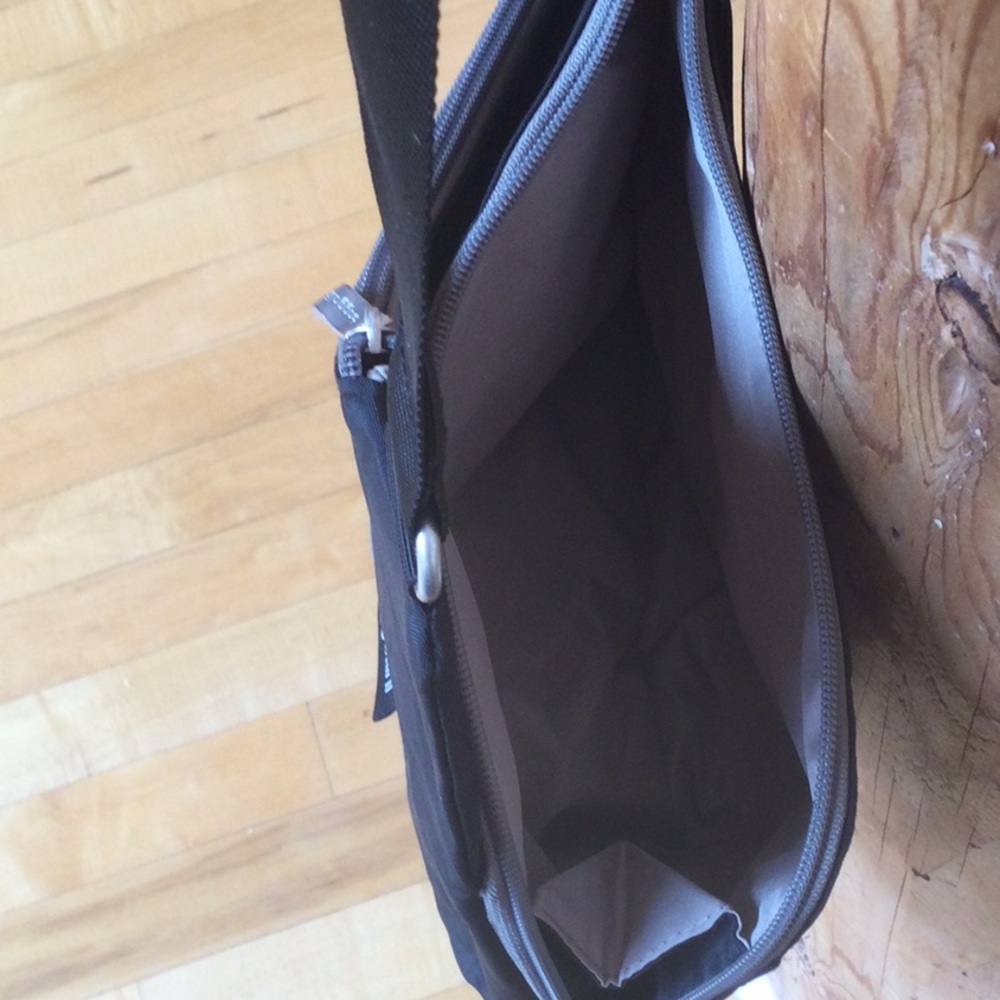 NWT  Black/Silver/Gray Baggallini Crossbody Purse - Picture 10 of 15